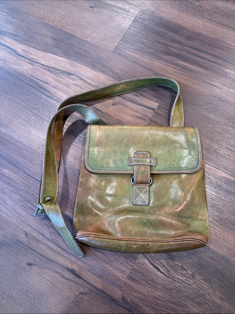 Italian made I Medici Firenze leather cross body messenger bag
